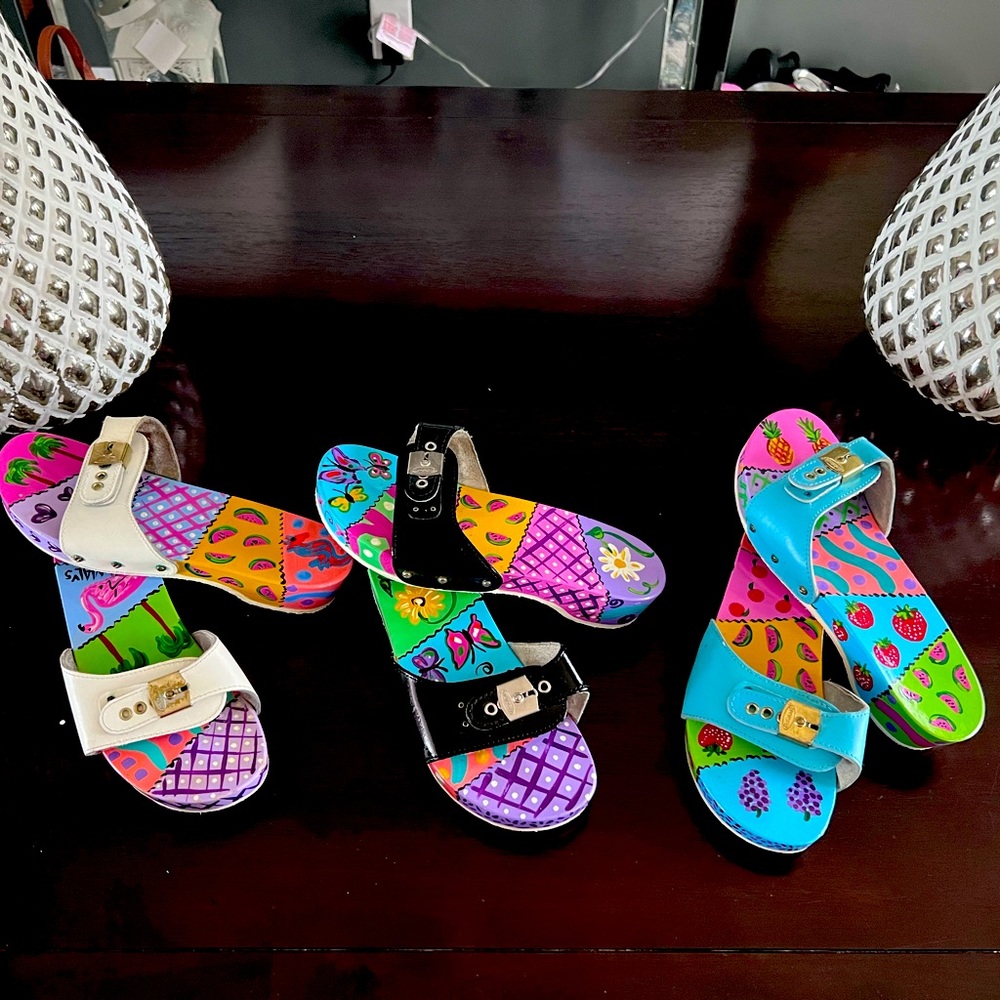 COPY - Dr. Scholl’s- 🎨VINTAGE HAND PAINTED 🎨WOOD SANDALS🎨